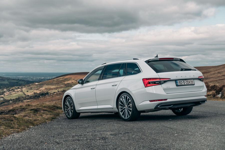  Skoda Superb Combi (3V) 2019 года  (IR) (фото 2 из 2)